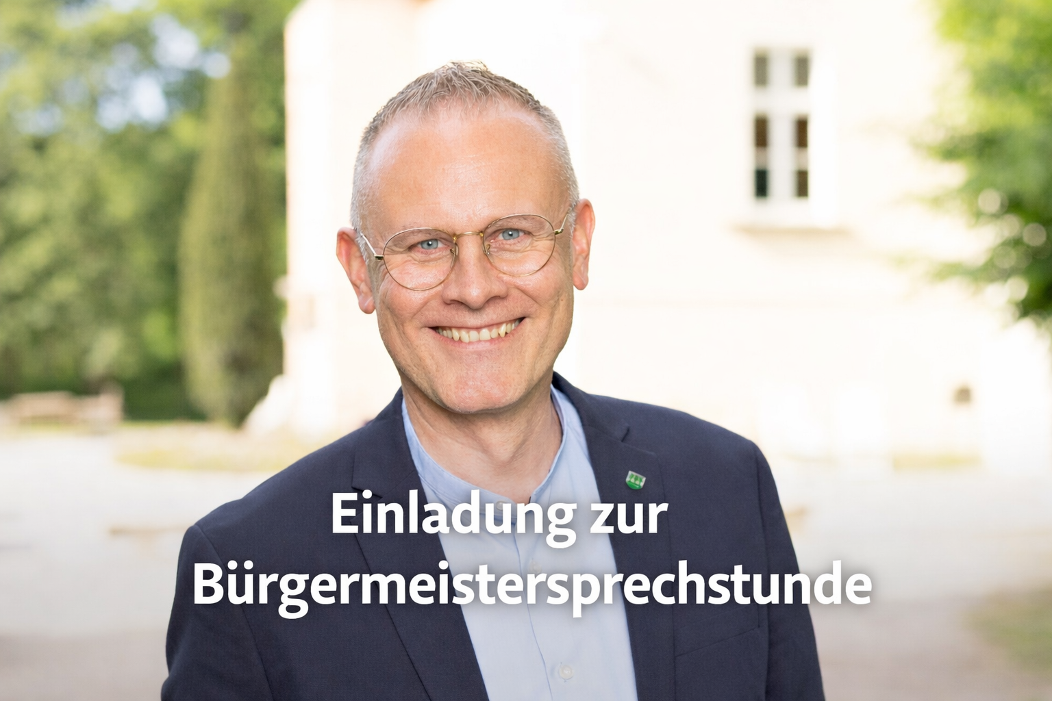 Bürgermeister O. Hordt auf dem Bispinghof vor dem Herrenhaus