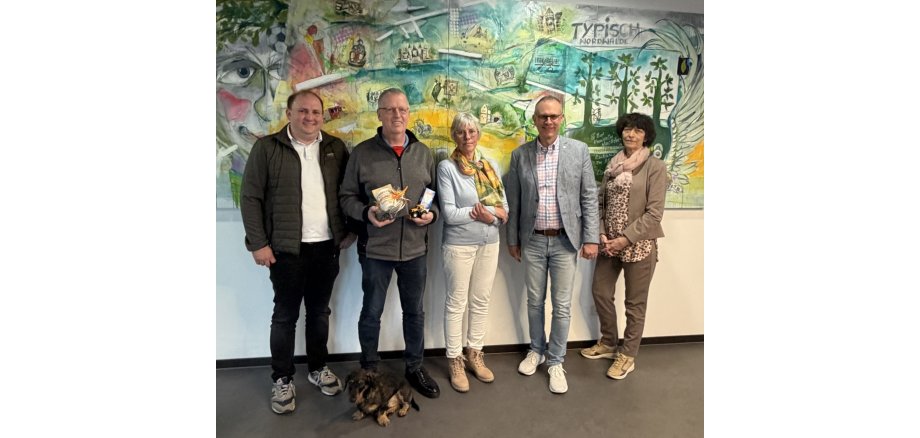 Gruppenbild mit Norbert Schröer, dem Ruheständler Gruppenbild mit Norbert Schröer, dem Ruheständler