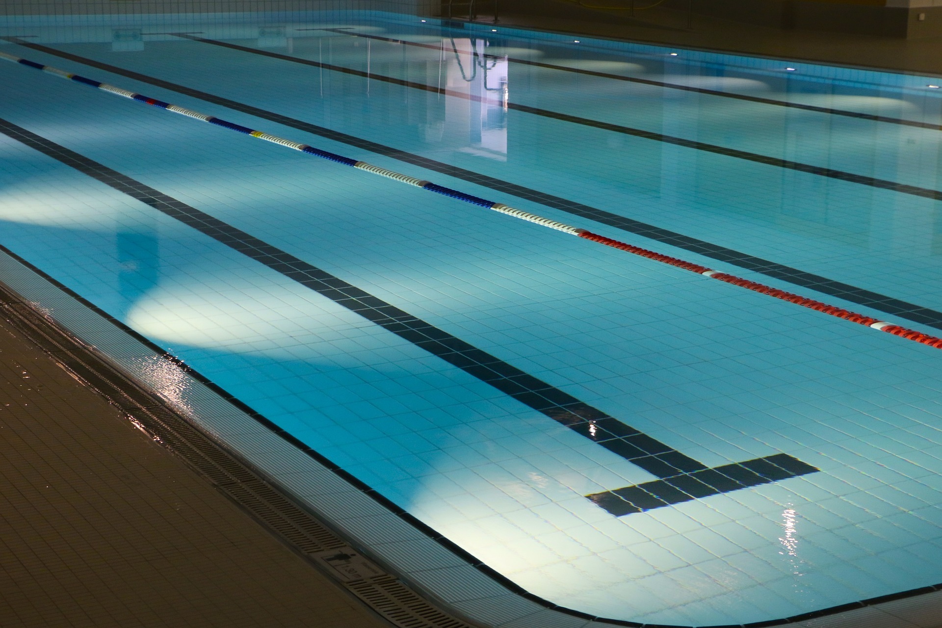 Schwimmbecken