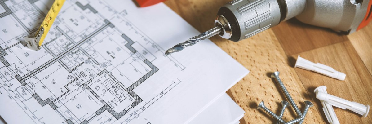 Bauplan mit Zeichenwerkzeug