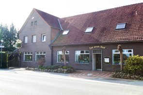 Eingang zur Gaststätte zum neuen Herd